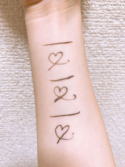 「密着アイライナー」ショート筆リキッド/デジャヴュ/リキッドアイライナーを使ったクチコミ(4枚目)