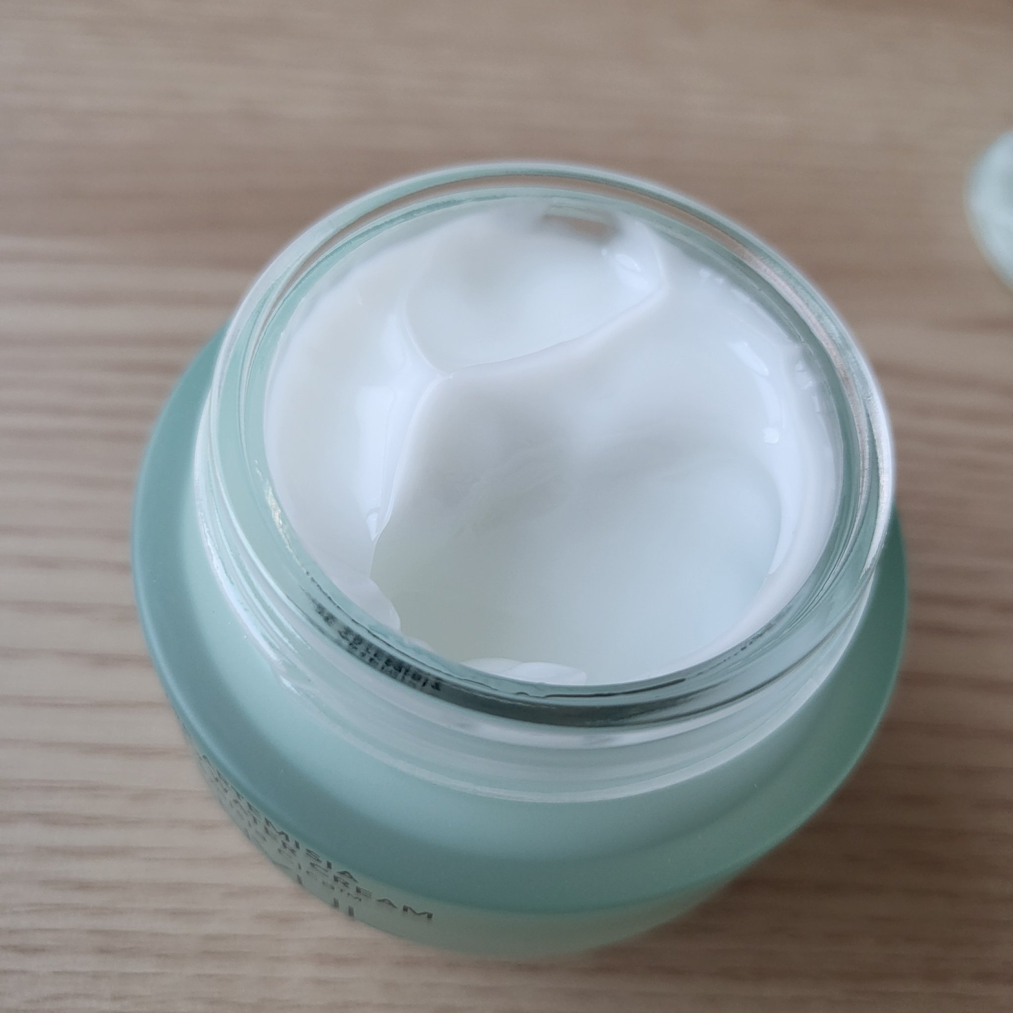 ピュアアルテミシア カーミングウォータークリーム/HANYUL(ハンユル)/フェイスクリームを使ったクチコミ（2枚目）