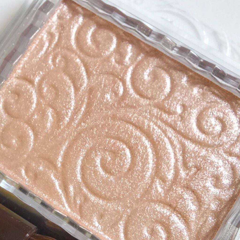 パールグロウハイライト/CEZANNE/パウダーハイライトを使ったクチコミ(4枚目)