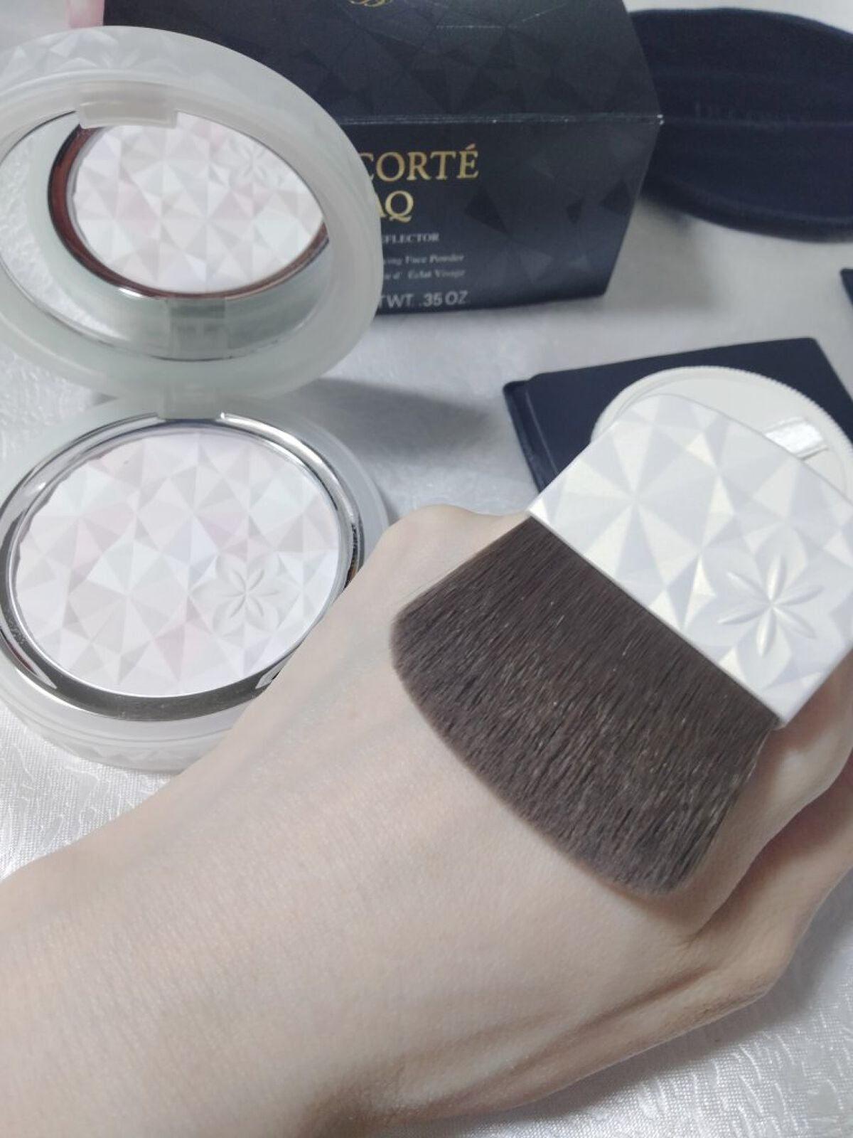 AQ オーラ リフレクター/DECORTÉ/プレストパウダーを使ったクチコミ(3枚目)