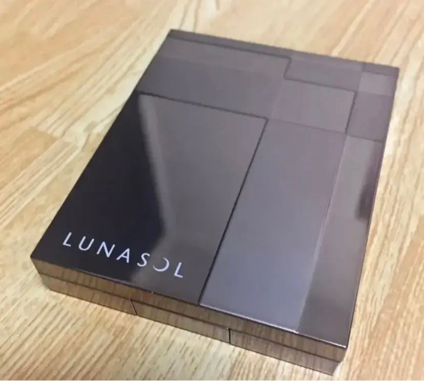 マカロングロウアイズ/LUNASOL/アイシャドウパレットを使ったクチコミ(2枚目)