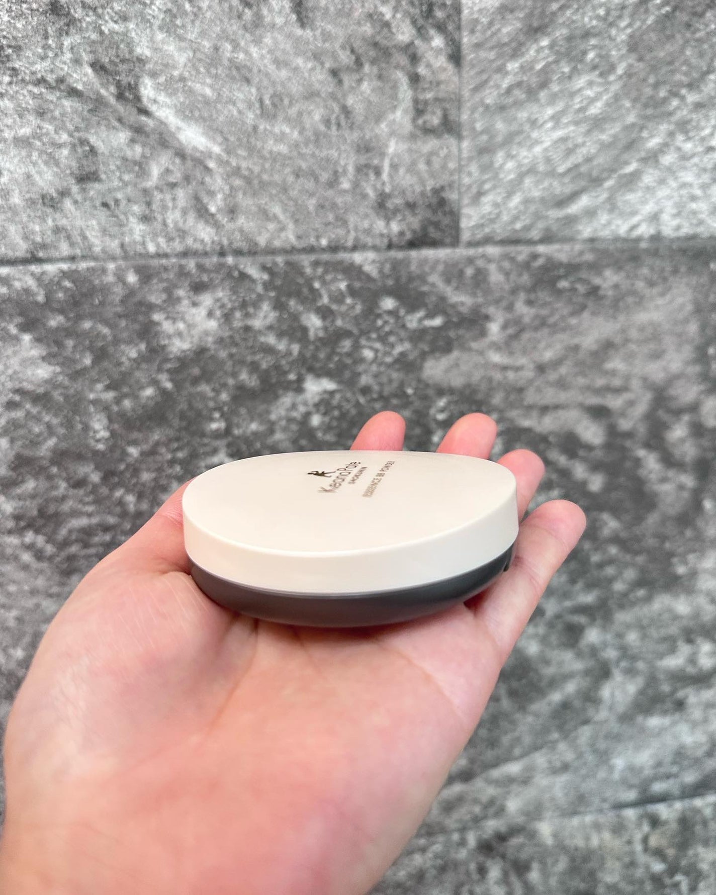 エッセンスBBパウダー N/毛穴パテ職人/プレストパウダーを使ったクチコミ(5枚目)