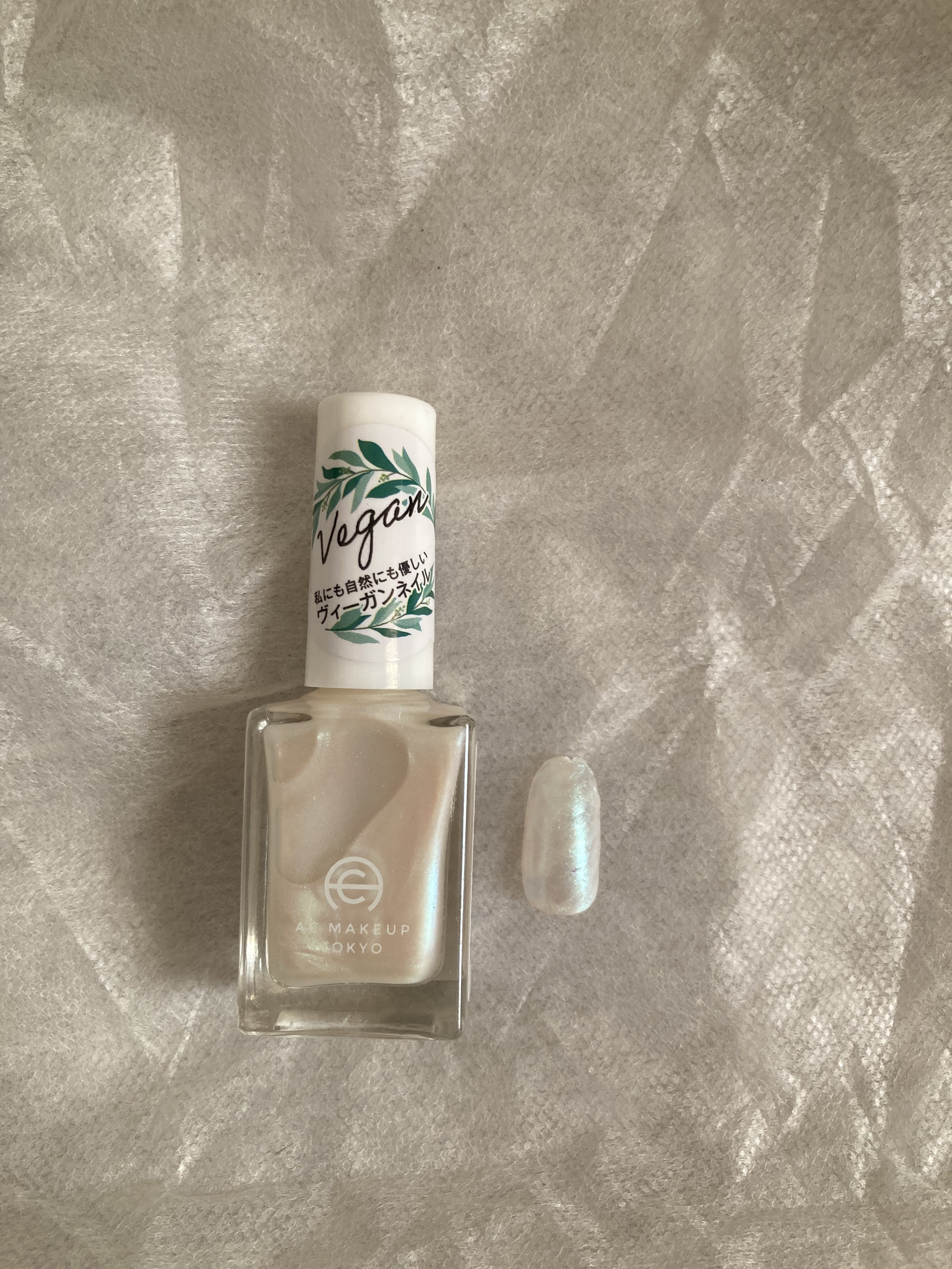 ヴィーガンネイル 011 フローズンホワイト/AC MAKEUP/マニキュアを使ったクチコミ（2枚目）