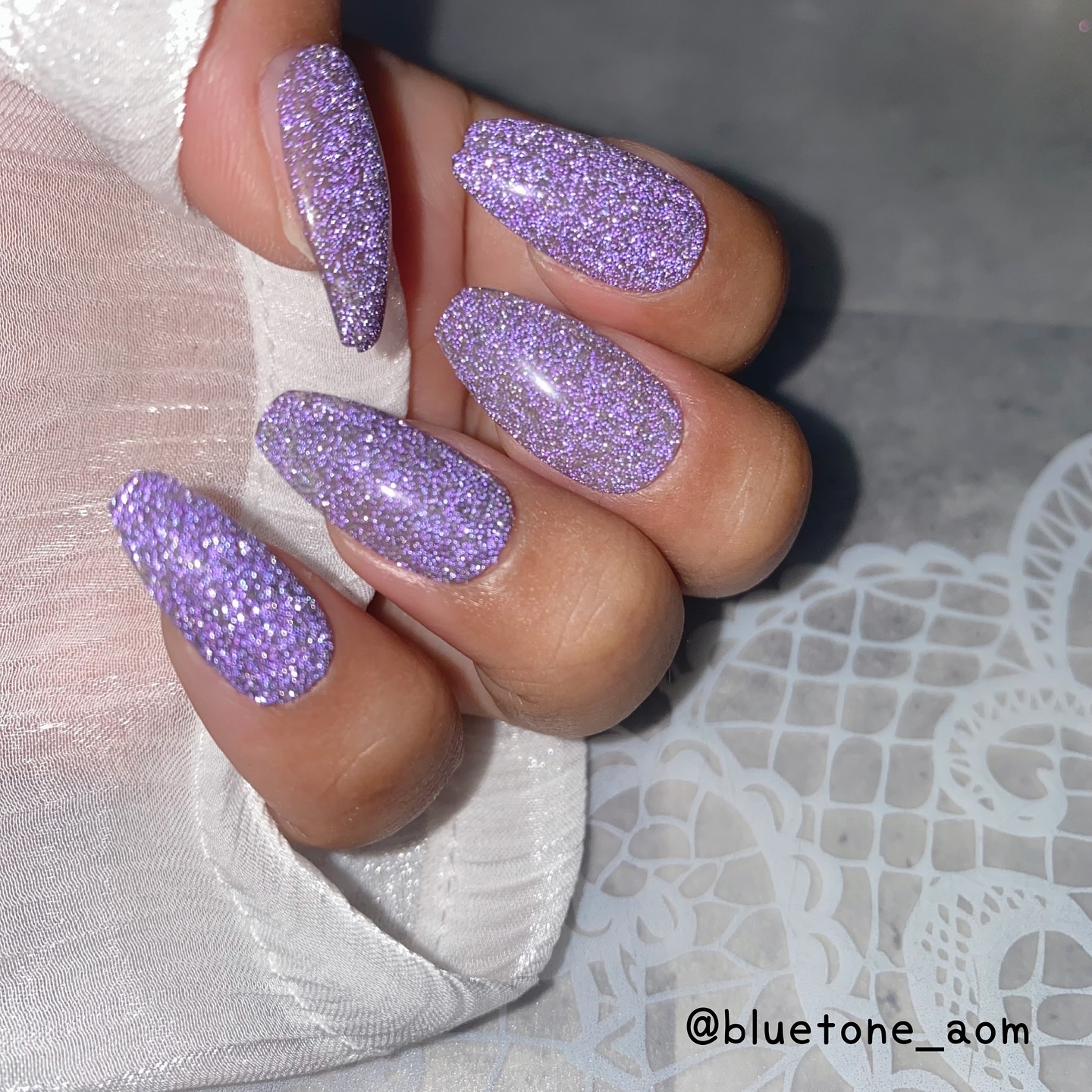 パープルネイルのネイルデザイン】フラッシュパウダー｜WSPT JAPANの
