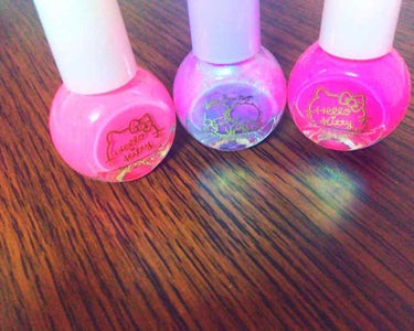 サンリオキャラクターとコラボしたネイル💅✨ ダイソーで買ったよ！
私はこの色が好きで買ったけど他にも色々な色があったよ～！
絵柄もマイメロとかあったよ！
可愛いから飾っておくっていうのもありかも👌🏻
ダ