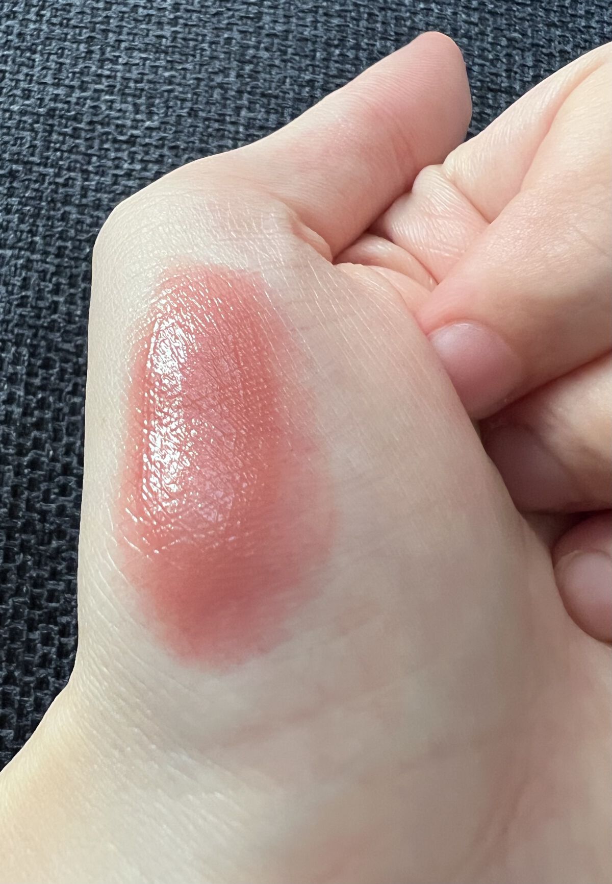 ムードインハンサーウォーターリキッドグロウ/hince/口紅を使ったクチコミ（2枚目）