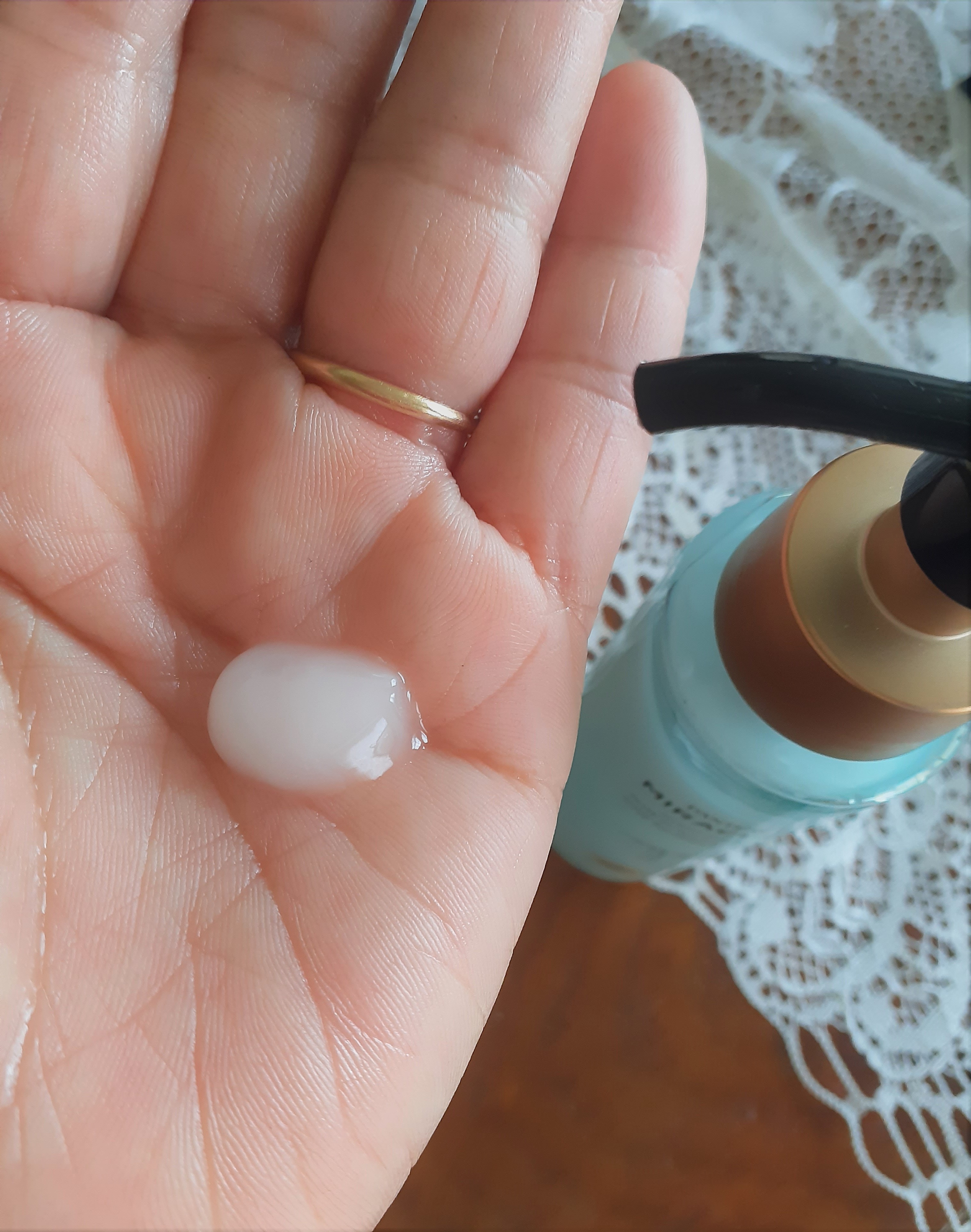 ミラクルズ うるおいブーストミルクウォーターセラム/パンテーン/アウトバストリートメントを使ったクチコミ（2枚目）