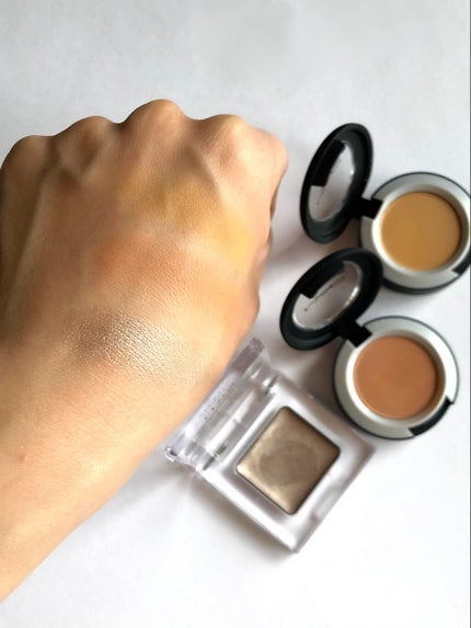 パウダー キス アイシャドウ/M・A・C/単色アイシャドウを使ったクチコミ(3枚目)