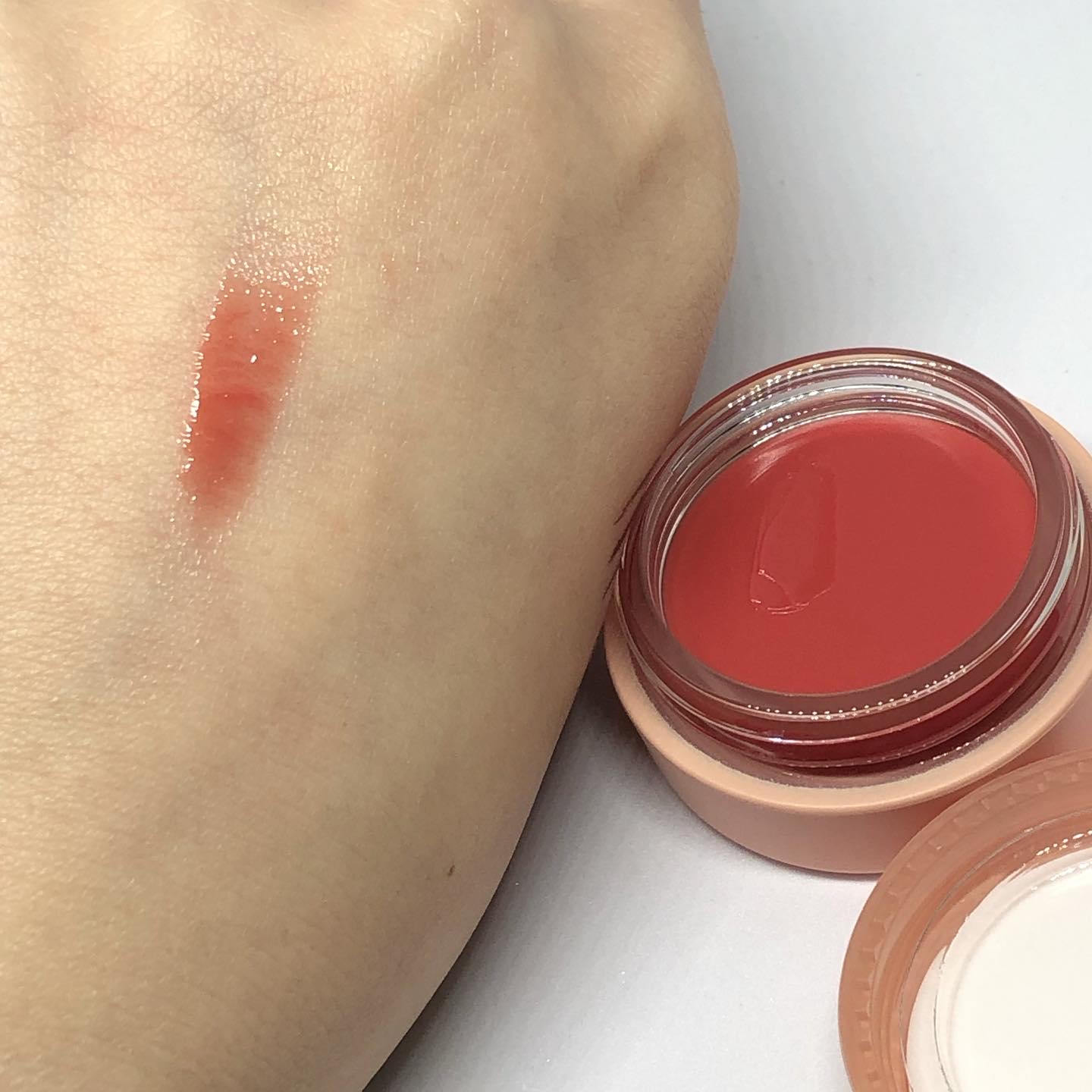 GLOWY TINT BALM 02 PERSIMMON BALM/AOU/リップグロスを使ったクチコミ（3枚目）