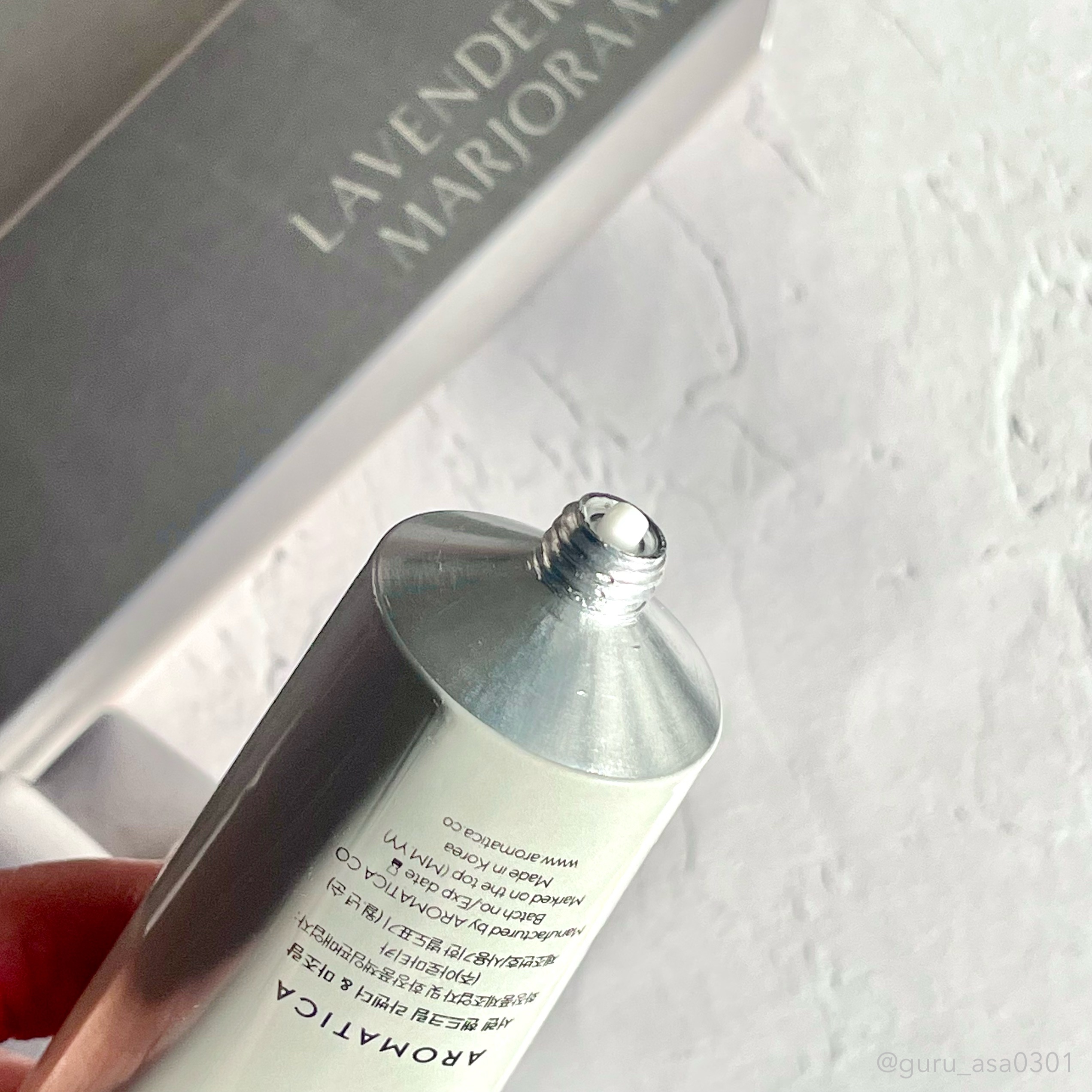 サレンハンドクリームラベンダー＆マジョラム/AROMATICA/ハンドクリームを使ったクチコミ（2枚目）