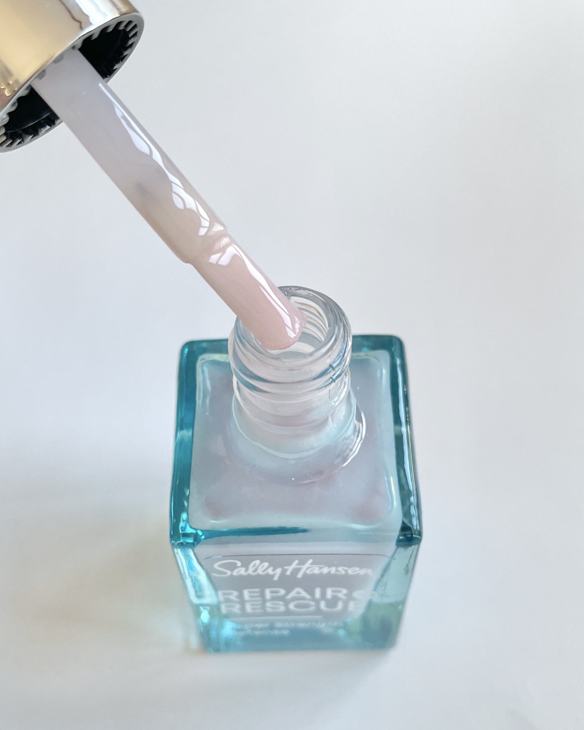 スーパー ストレングス ディフェンス/サリーハンセン/ネイルベースコートを使ったクチコミ（2枚目）