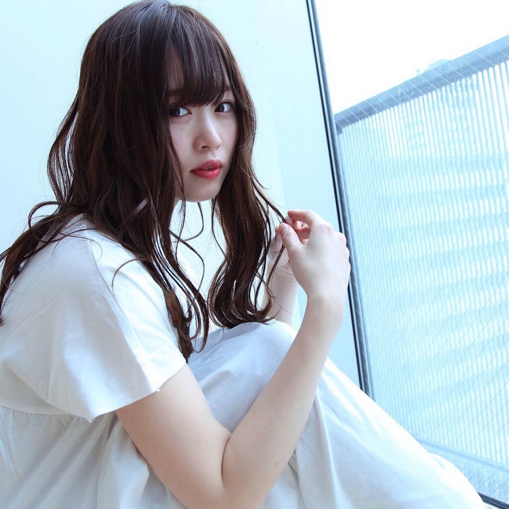 休井美郷さん風メイクの方法!リップからアイラインまで詳しく解説のサムネイル