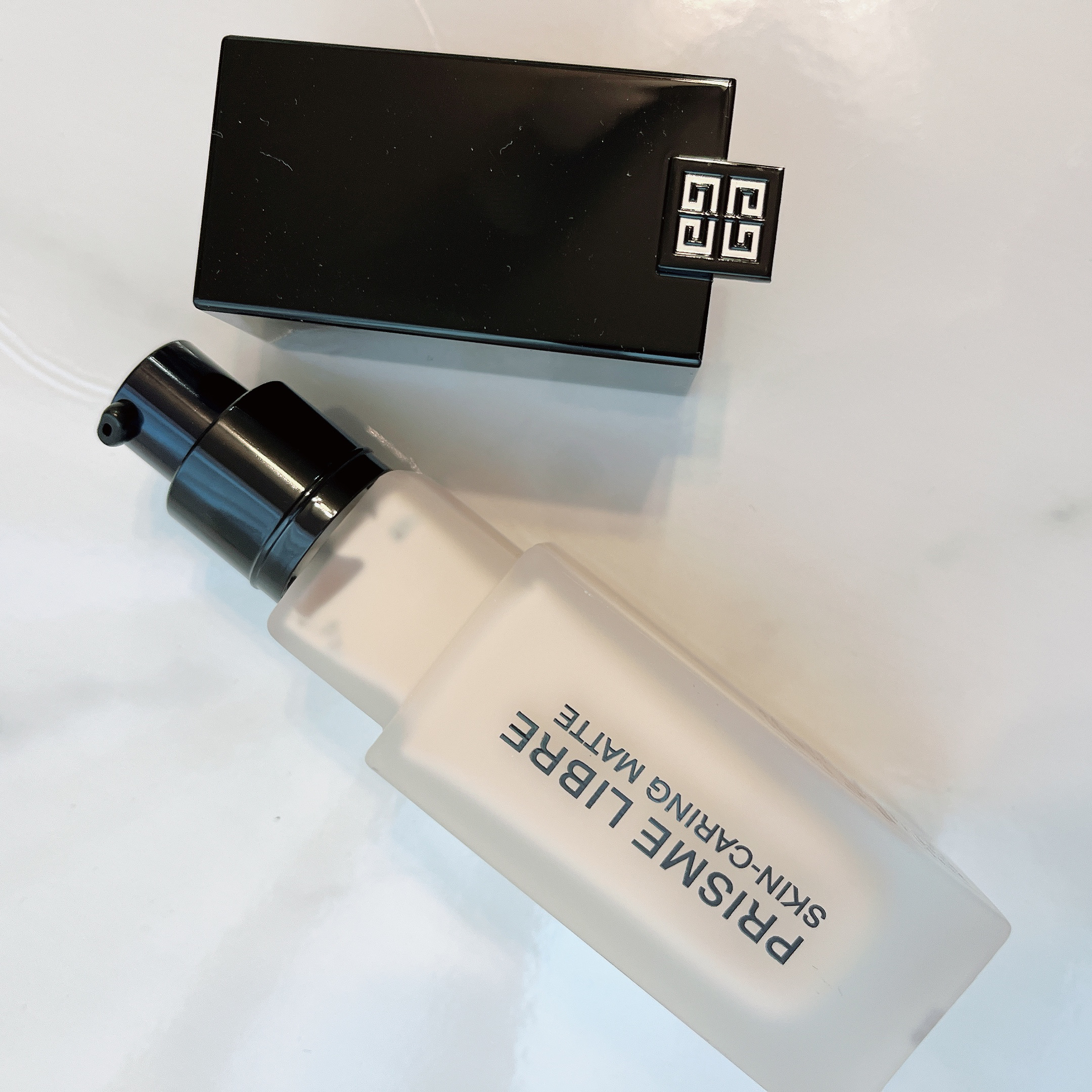 プリズム・リーブル・スキンケアリング・マット 1-N95/GIVENCHY/リキッドファンデーションを使ったクチコミ（2枚目）