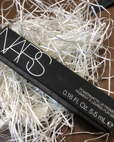 NARS パワーマットヒップピグメント 2760🖤
マットタイプのブラウンリップなんだけどすっごく馴染むしのりもいい！！
ブラウンリップ欲しくて一目惚れした🤪
高校生なんだけどめっちゃこれしたら自分でも