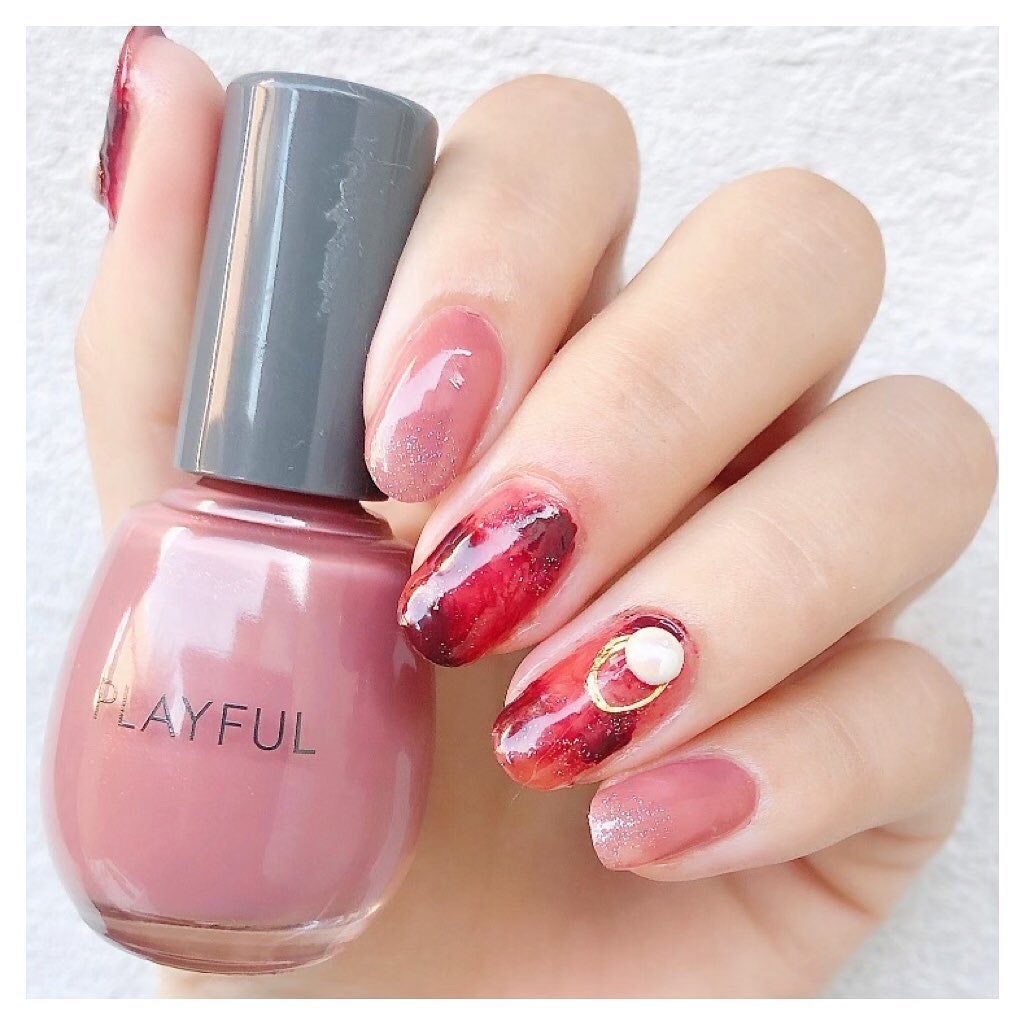 𝘼𝙮𝙪 ❦ 𝑆𝑒𝑙𝑓 𝑁𝑎𝑖𝑙 on LIPS 「❥こんばんは😌PLAYFULLを使って赤べっ甲ネイルを..」(2枚目)