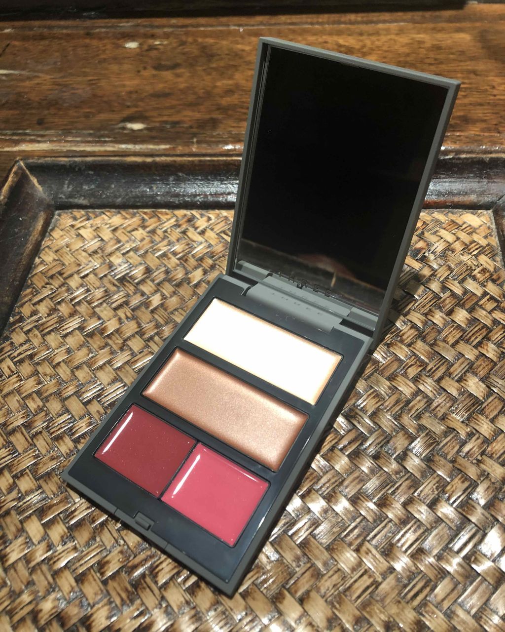 オータムグロウフリーダムパレット/THREE/アイシャドウパレットを使ったクチコミ（2枚目）