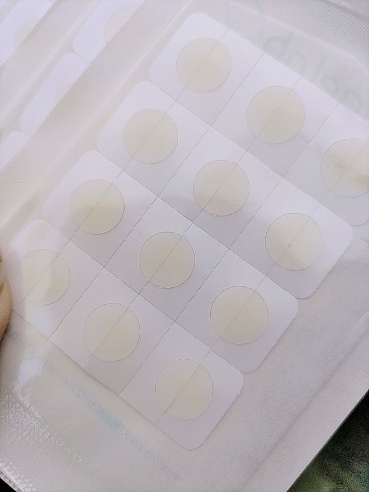 エンジェルラボ クリアパッチのクチコミ「エンジェルラボ
クリアパッチプラス

メイクしながら気になる肌悩みを隠せるコンシーラーパッチ
.....」（3枚目）