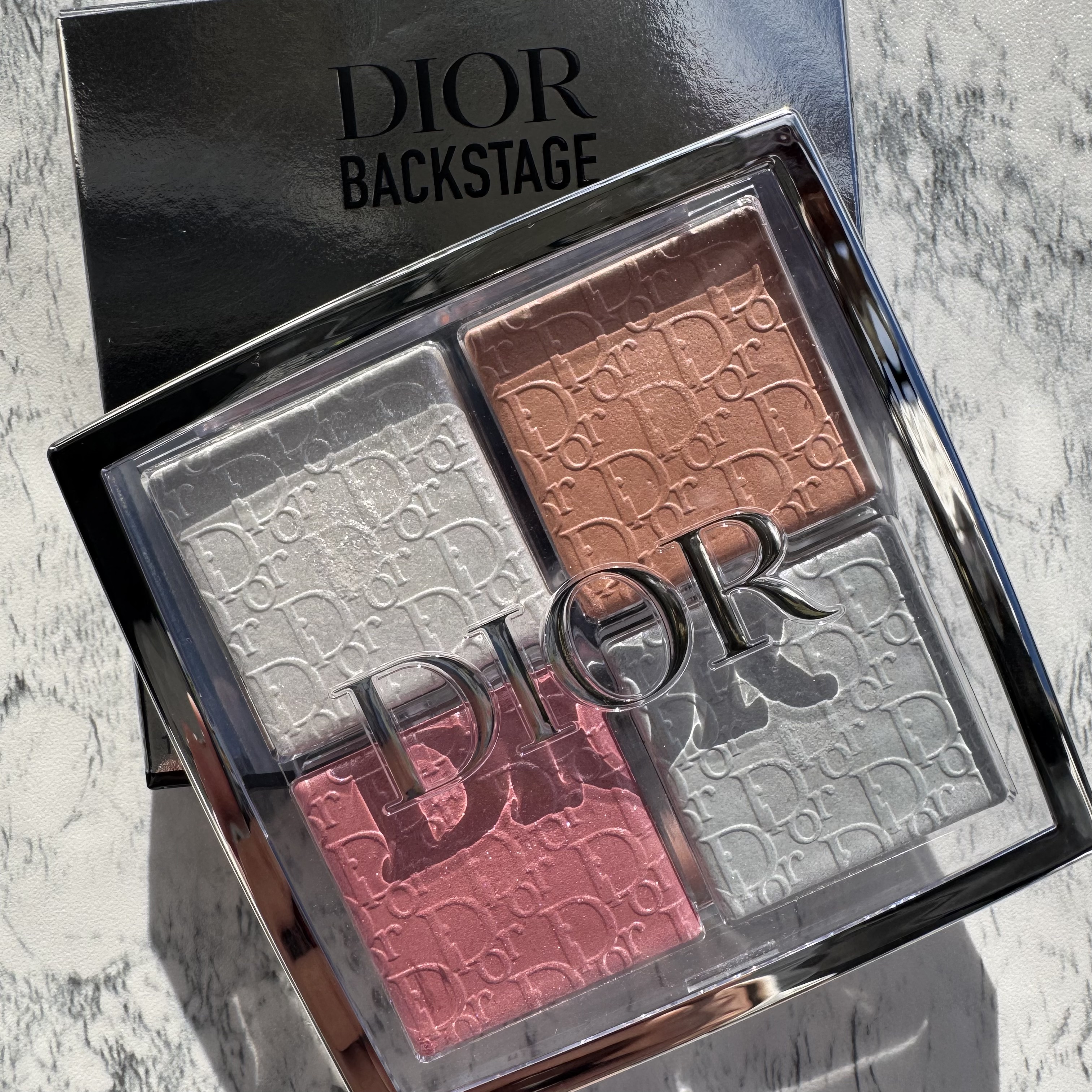 ディオール バックステージ フェイス グロウ パレット/Dior/ハイライトを使ったクチコミ（1枚目）