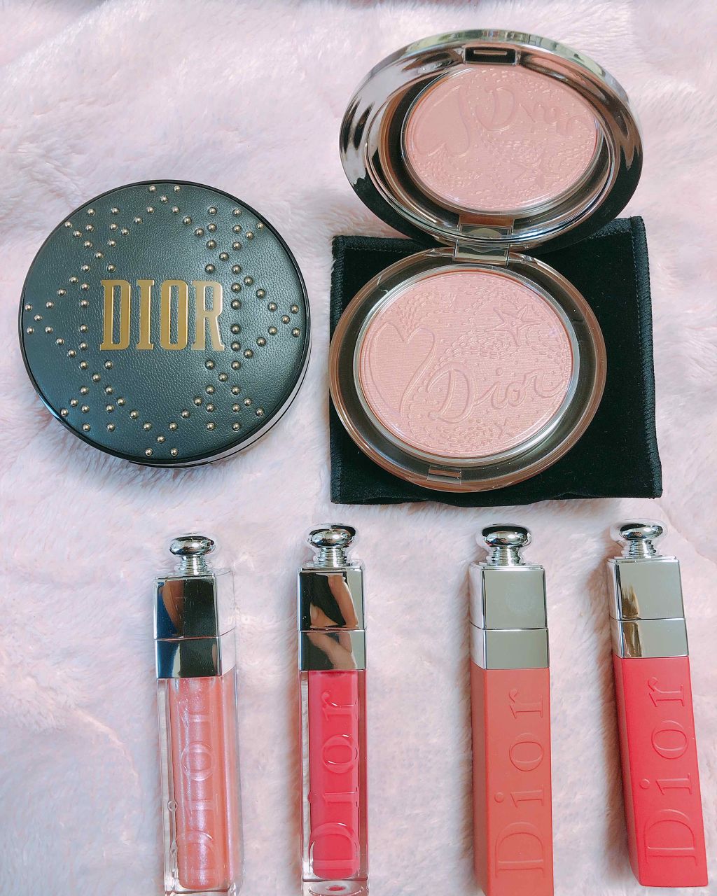 爆買い商品😅
#dior #クッションファンデ #マキシマイザー #ハイライト #ティント

⭐️Dior skin Forever Perfect Cushion010

デパコスのクッションファンデがずっと気になっていたんですが、皆さ