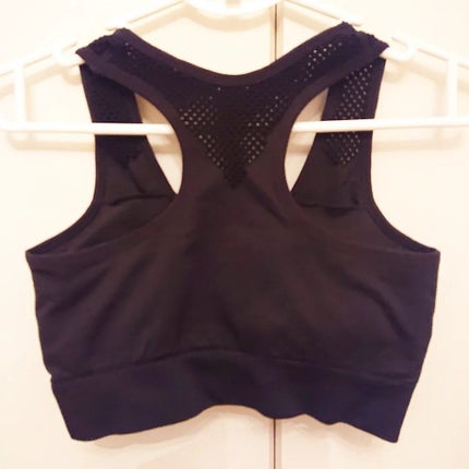 真紅 on LIPS 「おしゃれにしっかりサポート!揺れないスポブラでスポーツに集中で..」(4枚目)