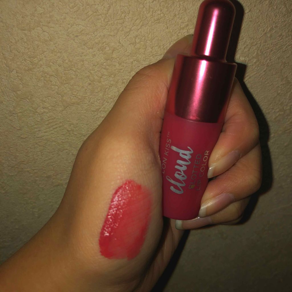 るーちゃん︎☺︎ on LIPS 「レブロンキスクラウドブロッテッドリップカラー20💄少し赤みのあ..」(2枚目)