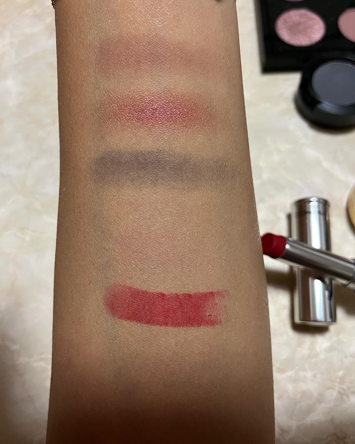 スモール アイシャドウ/M・A・C/単色アイシャドウを使ったクチコミ（2枚目）