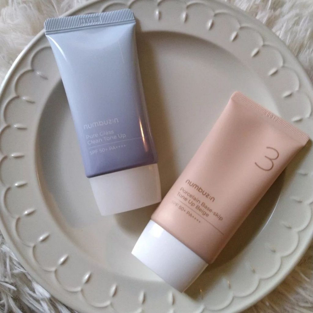 ナンバーズインのトーンアップ2種類を試させていただきました。

いずれもSPF50+ PA++++で強力UVカット◎

1番トーンアップクリームは、名前のとおりガラス玉のような透明感が叶う化粧下地。
8種のヒアルロン酸を配合し乾燥崩れを防ぎ