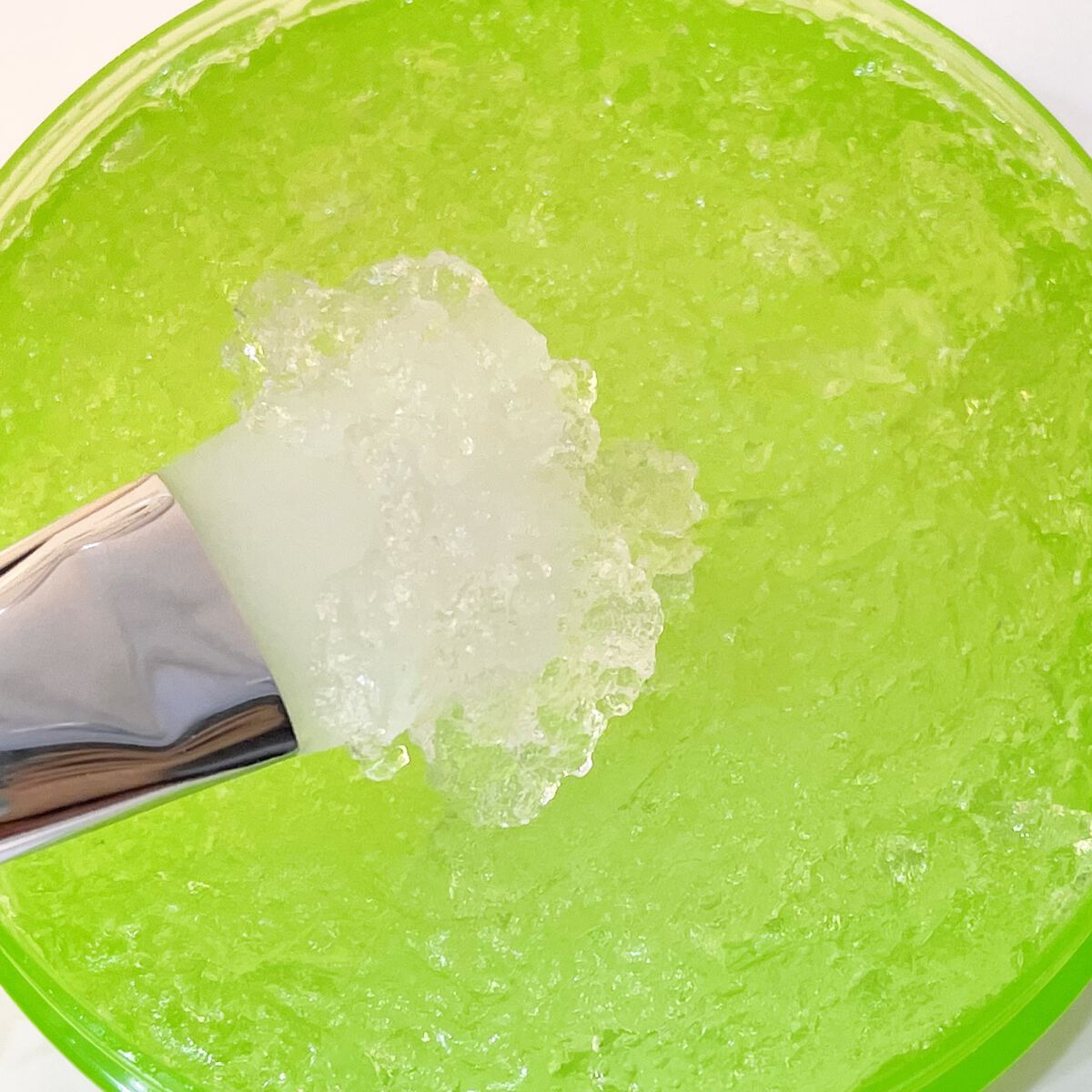 Holly on LIPS 「アロエジェルを使い切ったので新しいの出したらサラッサラのジェル..」(3枚目)