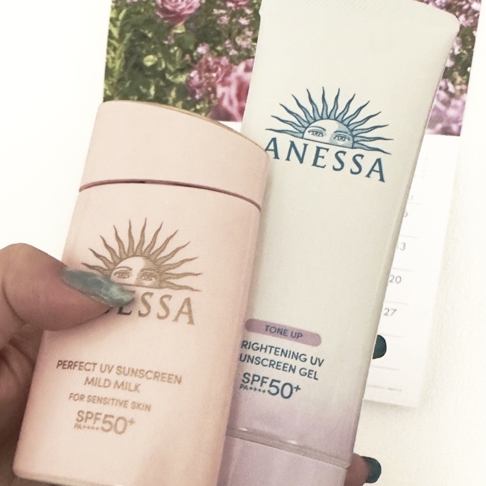 実際に水辺に行って使用したので改めて書いていきます。
それにしても画質悪いな…。


ブライトニングUV ジェル N
パーフェクトUV マイルドミルク　N

どちらも目に見えてやけちゃったなー
とはなりませんでした。

しかし、ブライトニン