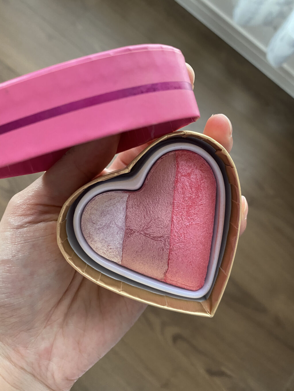 ブラッシング ハート/MAKEUP REVOLUTION/パウダーチークを使ったクチコミ（2枚目）