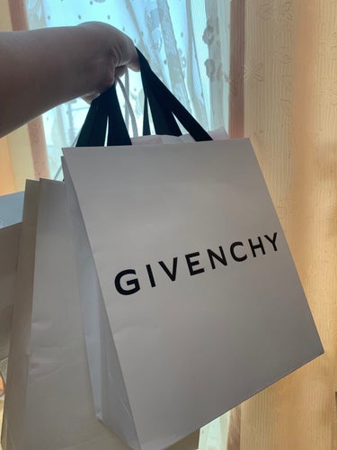 こないだお買い物しました〜
やっぱデパコス買うの楽しすぎる💕💕🐮

またレビューしやす！！

#givenchy 
#ipsa 
#mimc 
#decorte 

 #やっぱこれやねん  #今月のコス