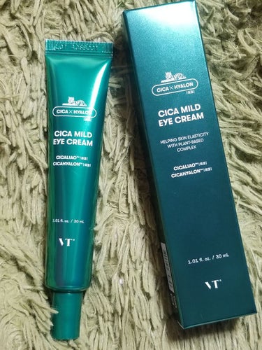 【使った商品】
VT CICA MILD EYE CREAM

【商品の特徴】
TVのシカ成分含有した、お肌に優しい使い心地のアイクリーム。

【肌質】
混合肌。

【テクスチャ】
こっくりしたテクスチ