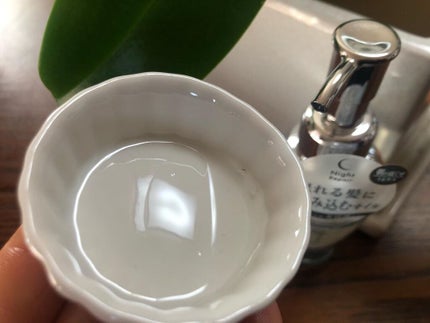 THERATIS ナイトリペア ヘアオイルのクチコミ「寝ている間に補修成分がしみ込み
うねり・寝ぐせを抑制する新ナイトリペアヘアケア
THERAT.....」(2枚目)