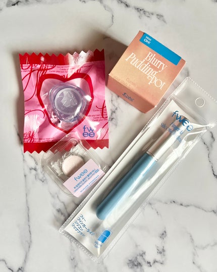 フィー フィンガーライク リップブラシ/fwee/メイクブラシを使ったクチコミ(2枚目)