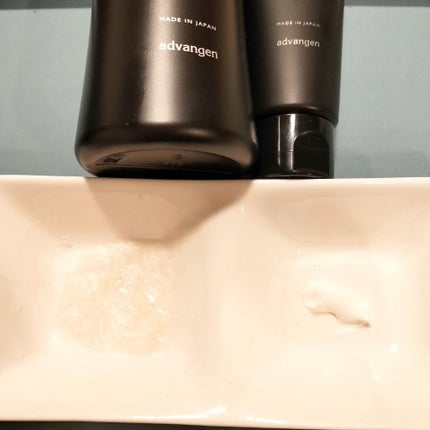 ブラック フレグランス スタイリング ヘアエッセンス/LEXILIS/アウトバストリートメントを使ったクチコミ(2枚目)