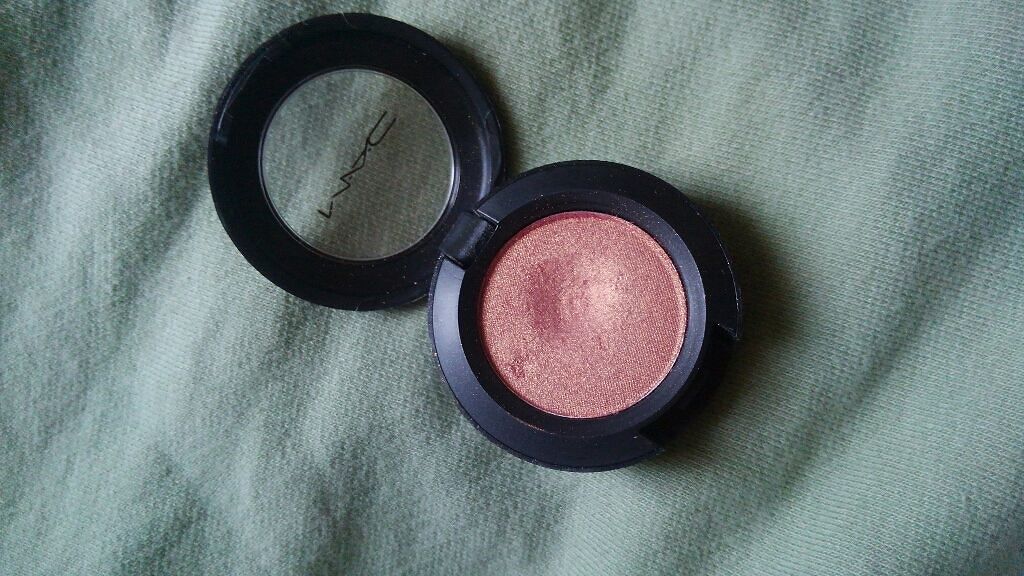 スモール アイシャドウ エクスペンシブ ピンク/M・A・C/単色アイシャドウを使ったクチコミ（1枚目）