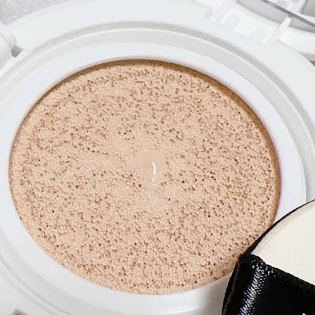 セラムスキン クッションファンデーション 21 ライトベージュ/Witch's Pouch/クッションファンデーションを使ったクチコミ（2枚目）