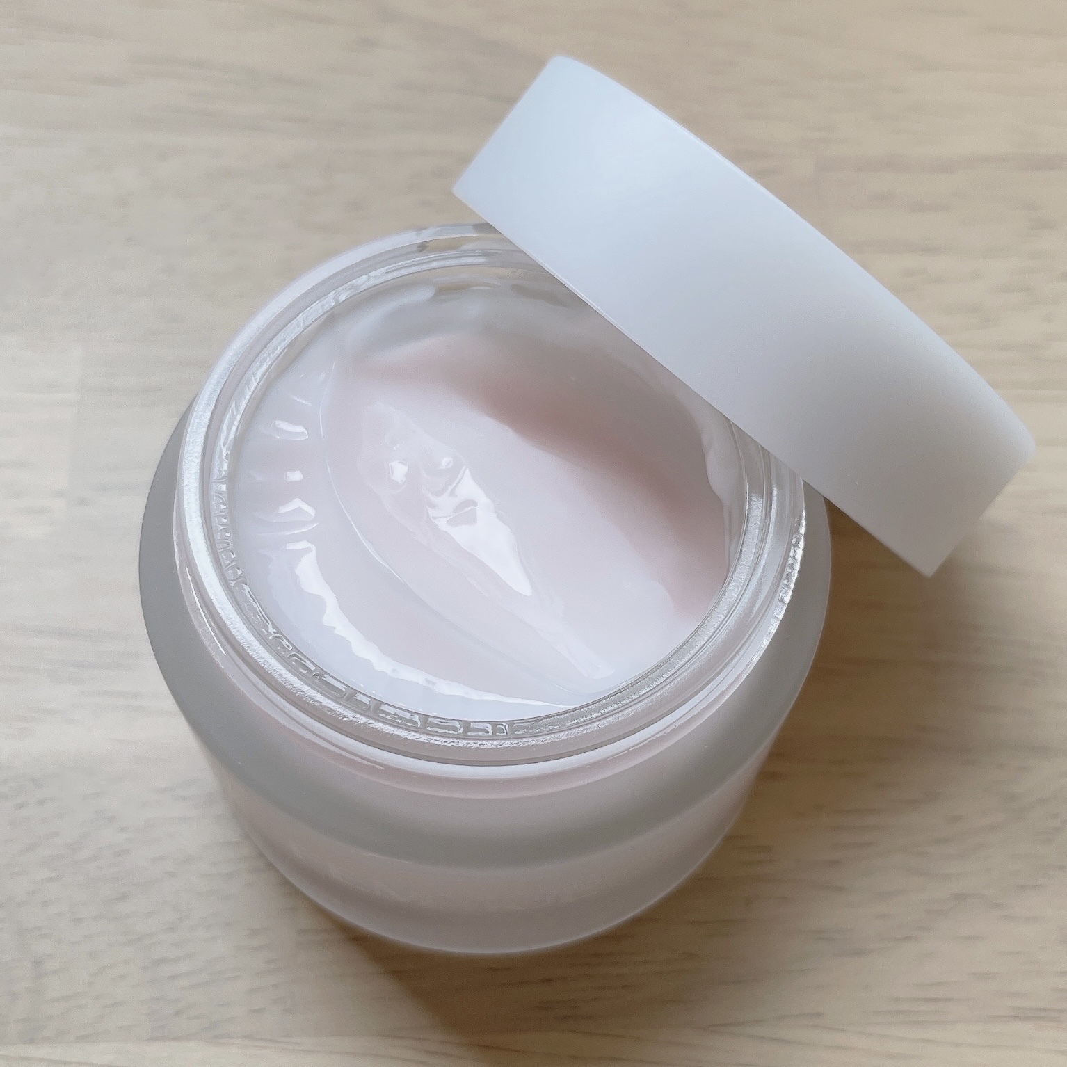 ローズウォーター スリーピングマスク/FEMMUE/フェイスクリームを使ったクチコミ（3枚目）