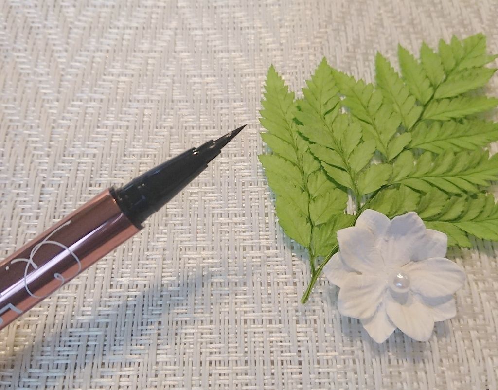 ラブ・ライナー リキッドアイライナーR3/ラブ・ライナー/リキッドアイライナーを使ったクチコミ(2枚目)