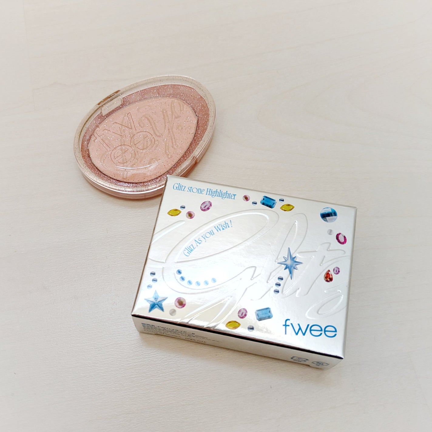 フィー グリッツストーンハイライター/fwee/パウダーハイライトを使ったクチコミ(2枚目)