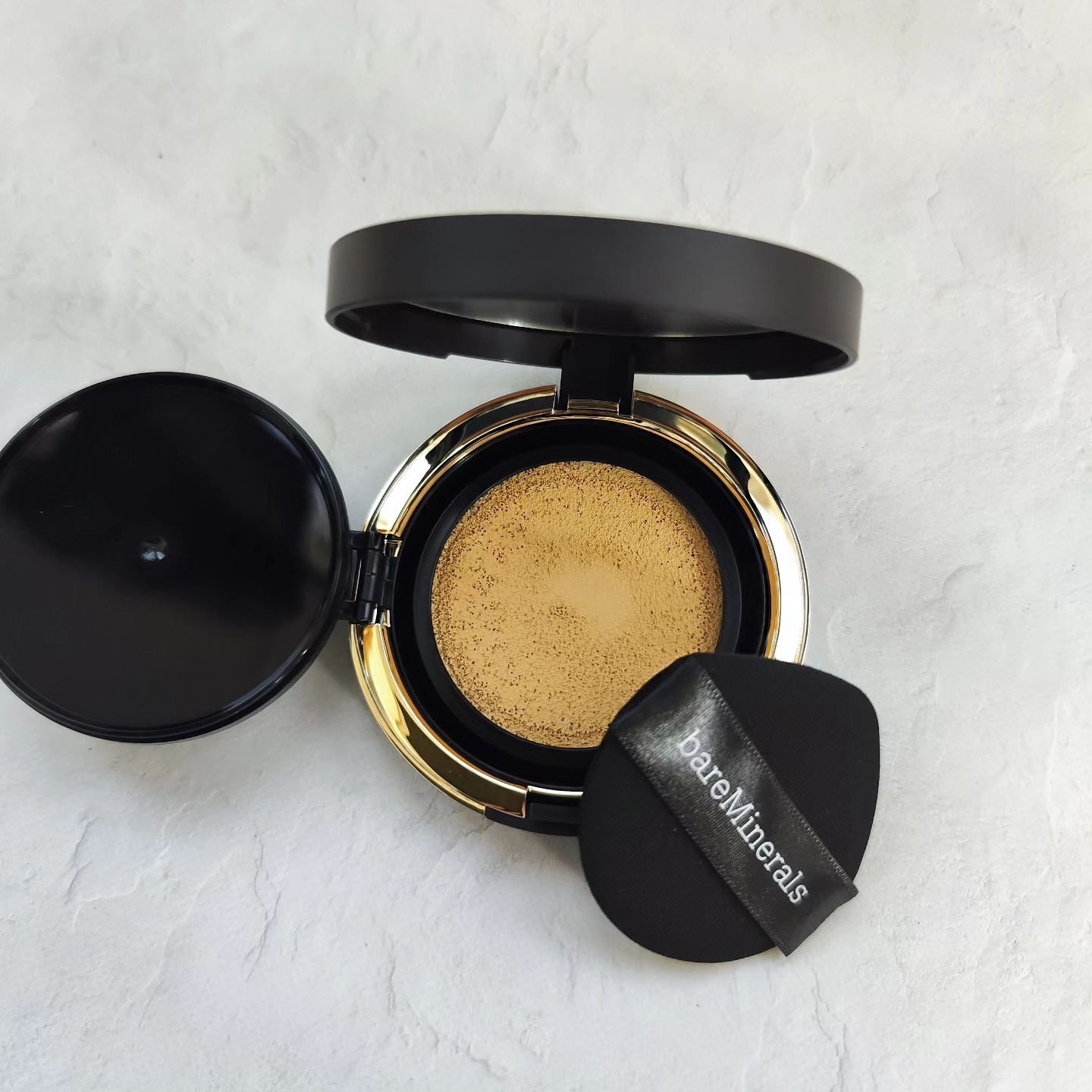 オリジナル ピュア セラム カバーアップ クッション/bareMinerals/クッションファンデーションを使ったクチコミ（2枚目）