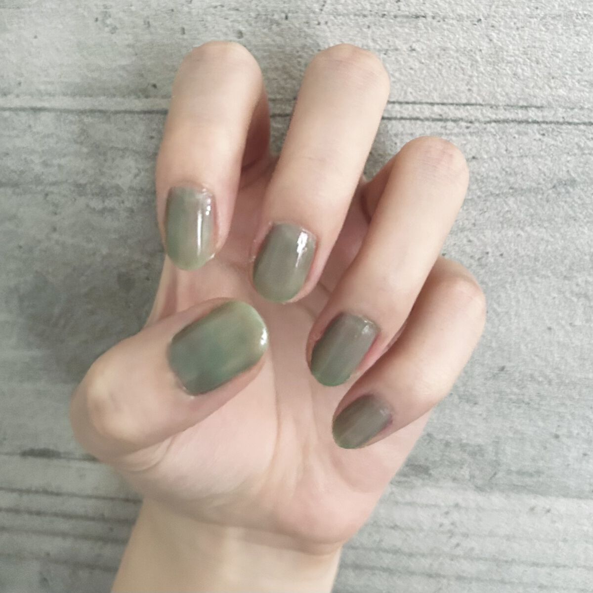 アンドバイロムアンド　グラッシードロップネイル GN01 アボカド/&nd by rom&nd/マニキュアを使ったクチコミ（2枚目）