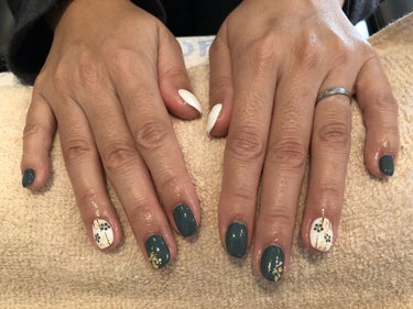 今週末　結婚式に出席します(^-^)
着物を着るので、nail行って来ました💅
着物に合ったnailに仕上げていただきました♥️