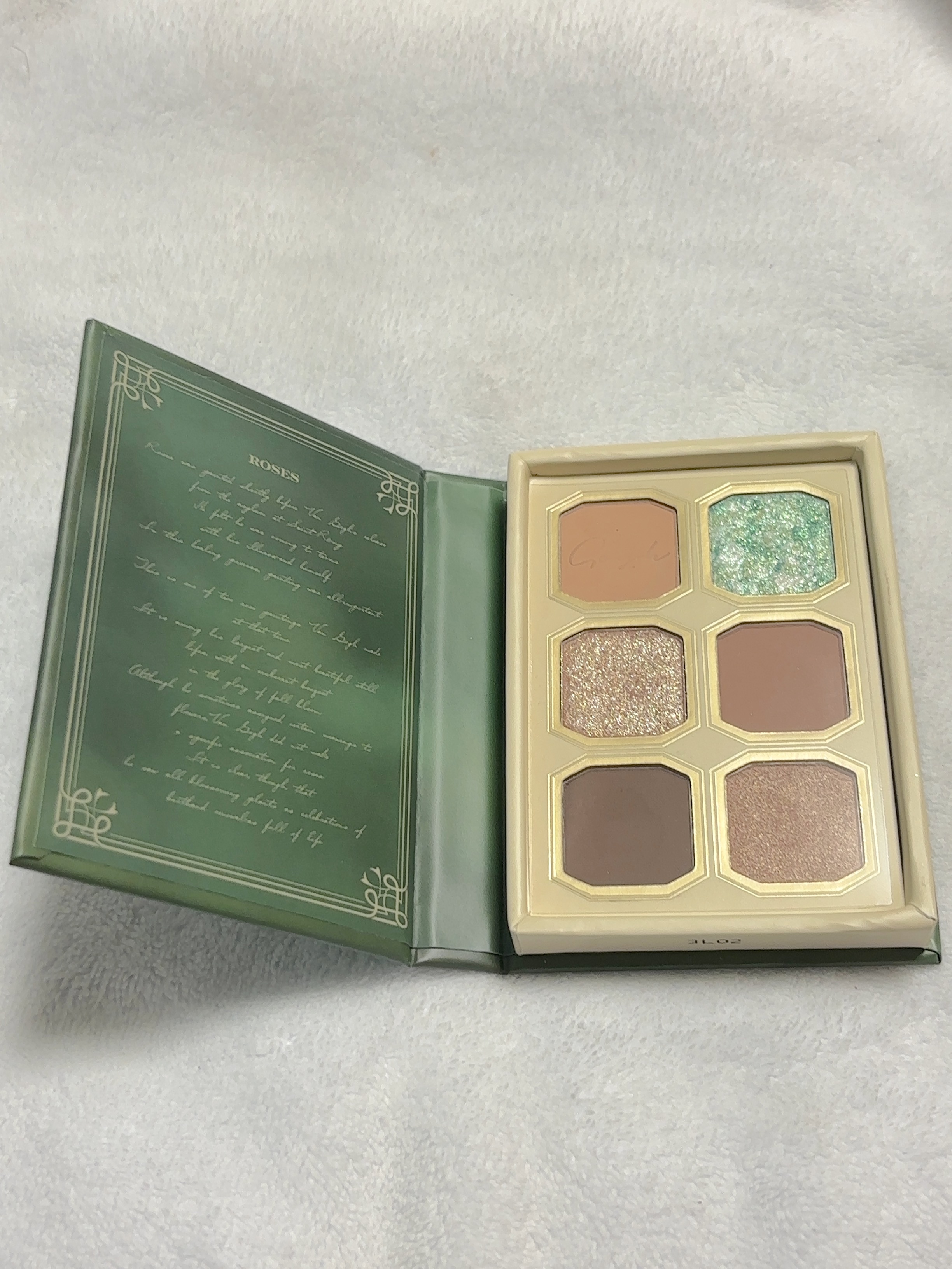 絵画アイシャドウパレット 10 バラのある花瓶/MilleFée/アイシャドウパレットを使ったクチコミ（2枚目）