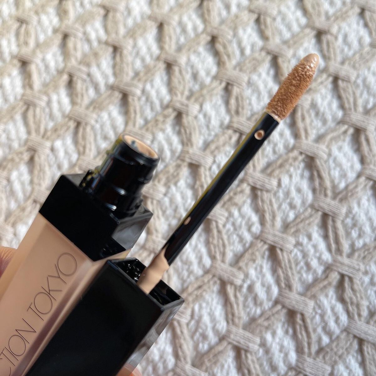 アディクション スキンリフレクト フィックス コンシーラー 002 Fair Ivory/ADDICTION/リキッドコンシーラーを使ったクチコミ（2枚目）