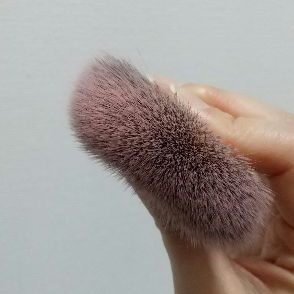 春姫 ファンデーションブラシ 墨染色・大/DAISO/メイクブラシを使ったクチコミ（2枚目）