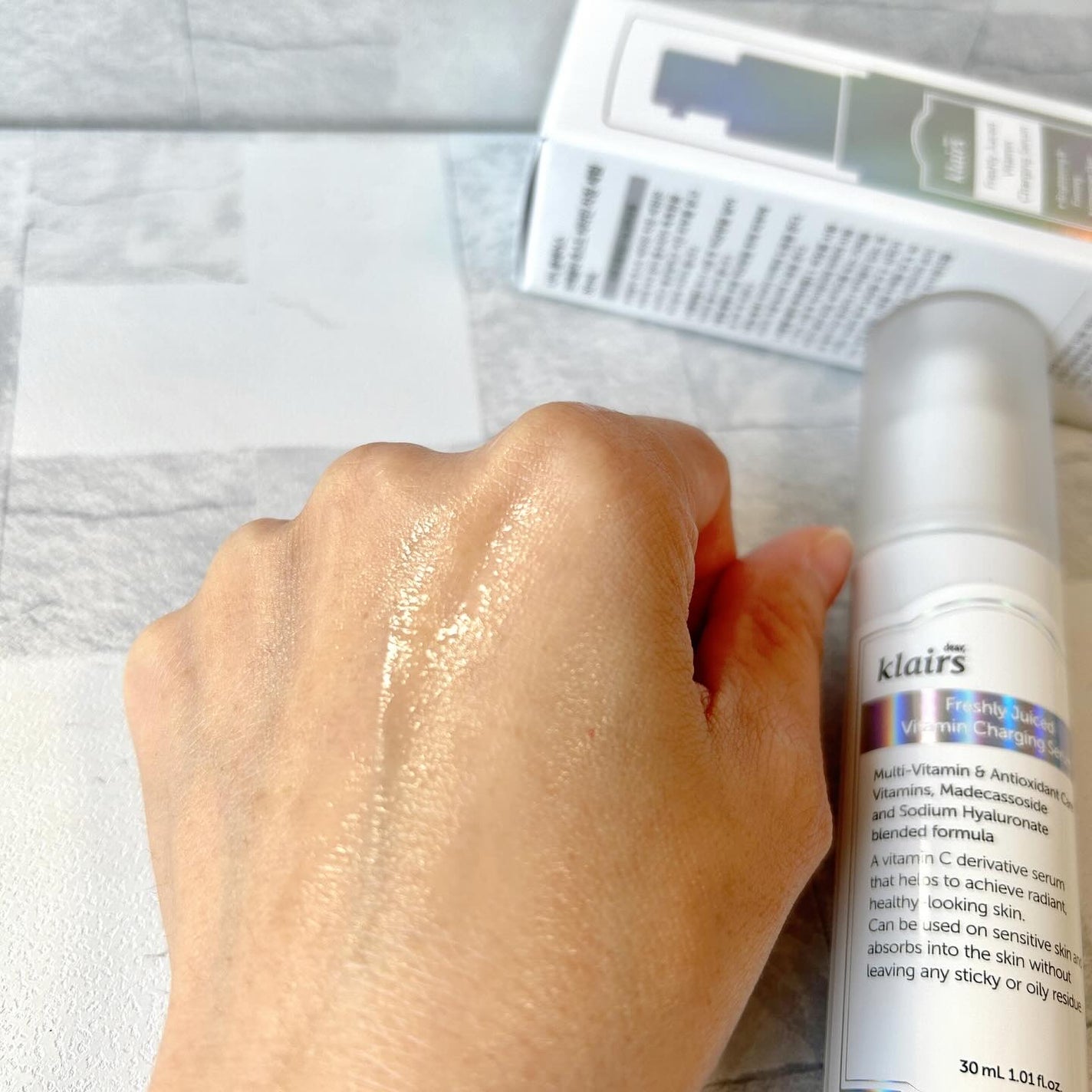 フレッシュリージュースドビタミンチャージングセラム(30ml)/Klairs/美容液を使ったクチコミ(3枚目)