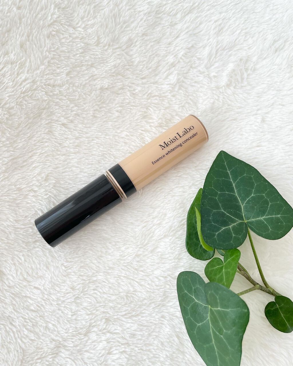 モイストラボ エッセンス薬用美白コンシーラー ナチュラルオークル03/Moist Labo/リキッドコンシーラーを使ったクチコミ（3枚目）