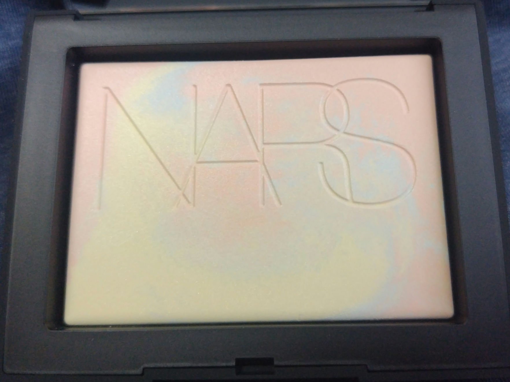 ライトリフレクティング プリズマティックパウダー/NARS/プレストパウダーを使ったクチコミ（2枚目）