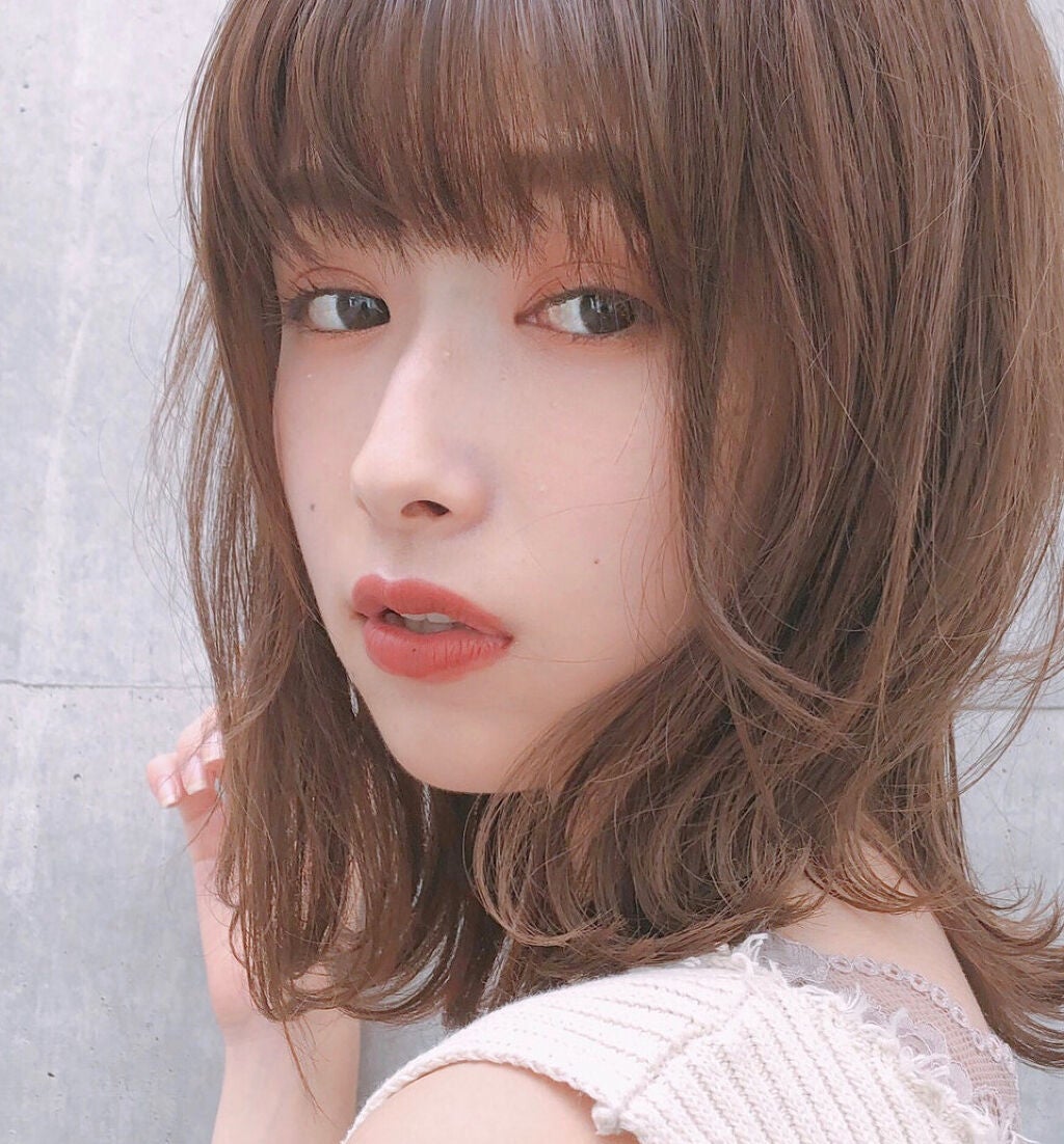 薄い唇をぷっくり見せる!コンプレックスをカバーする5つのケア方法とリップメイク術を徹底解説のサムネイル